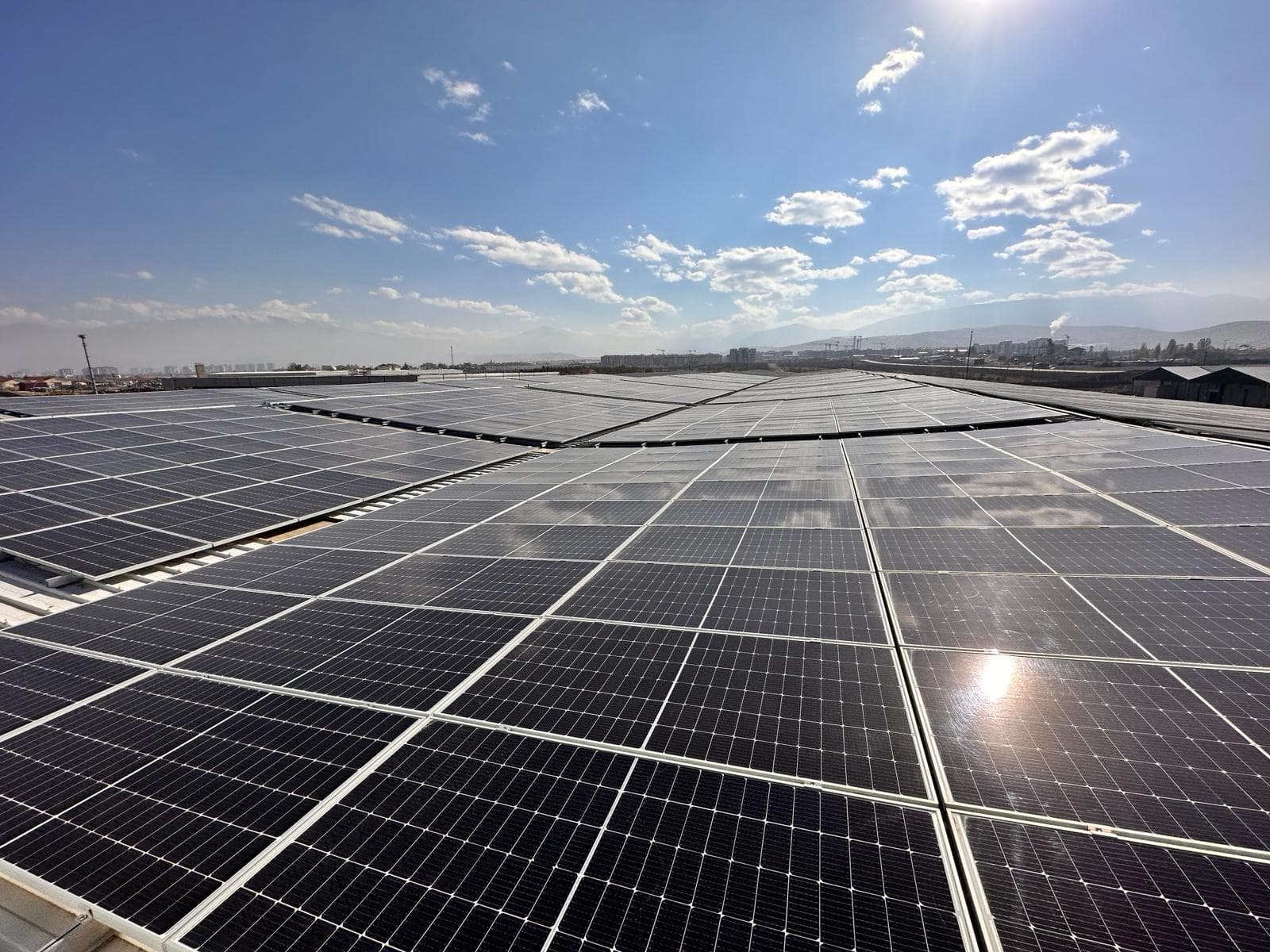 Malatya Avrupa Temper 3,2 MW GES panellerin dizilim detayı